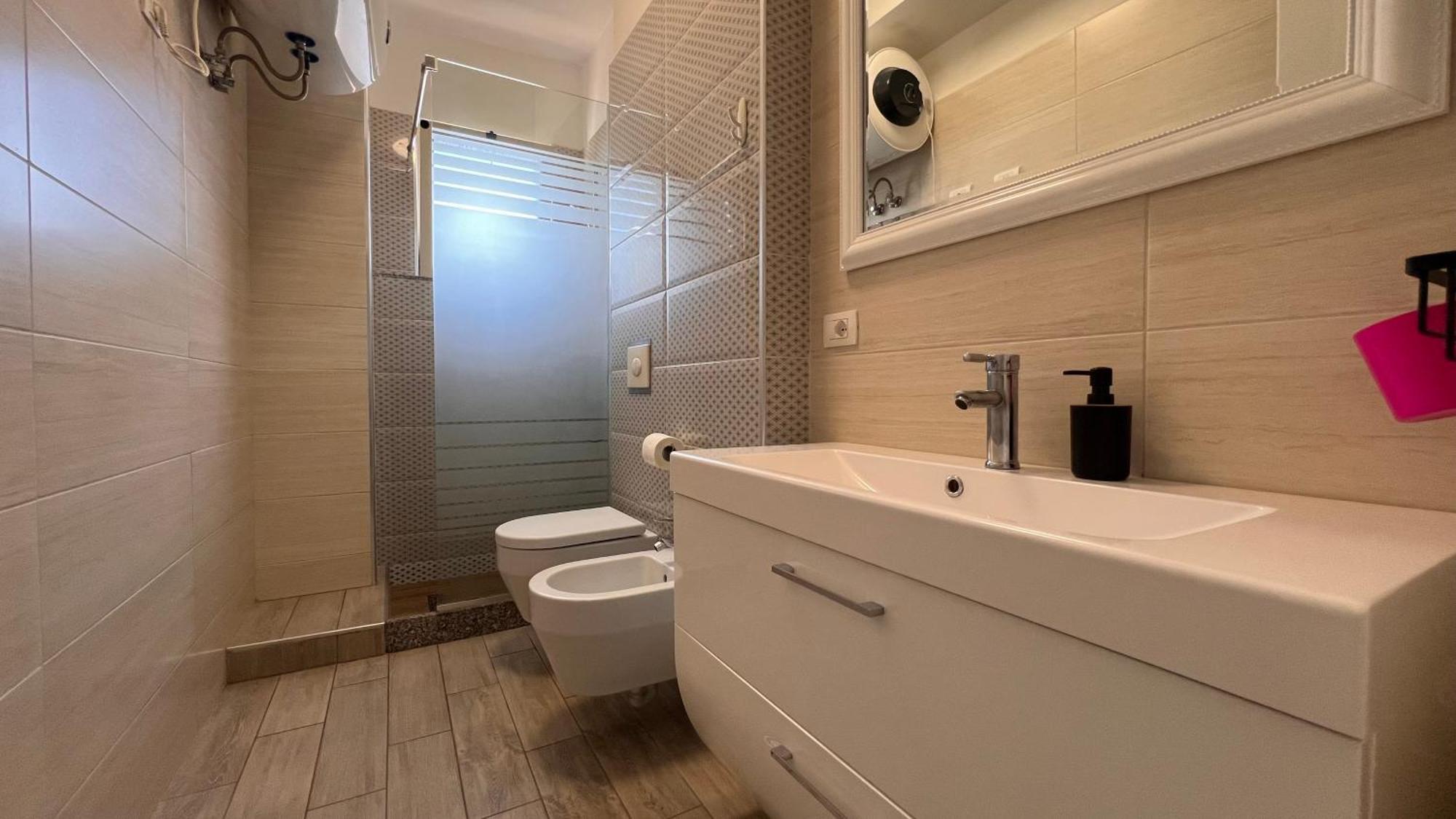 Lirin Apartment Durres Exterior photo